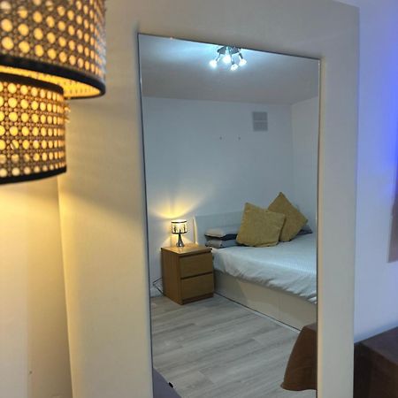 Stylish Studio Flat - Watford Junction - Harry Potter Kültér fotó