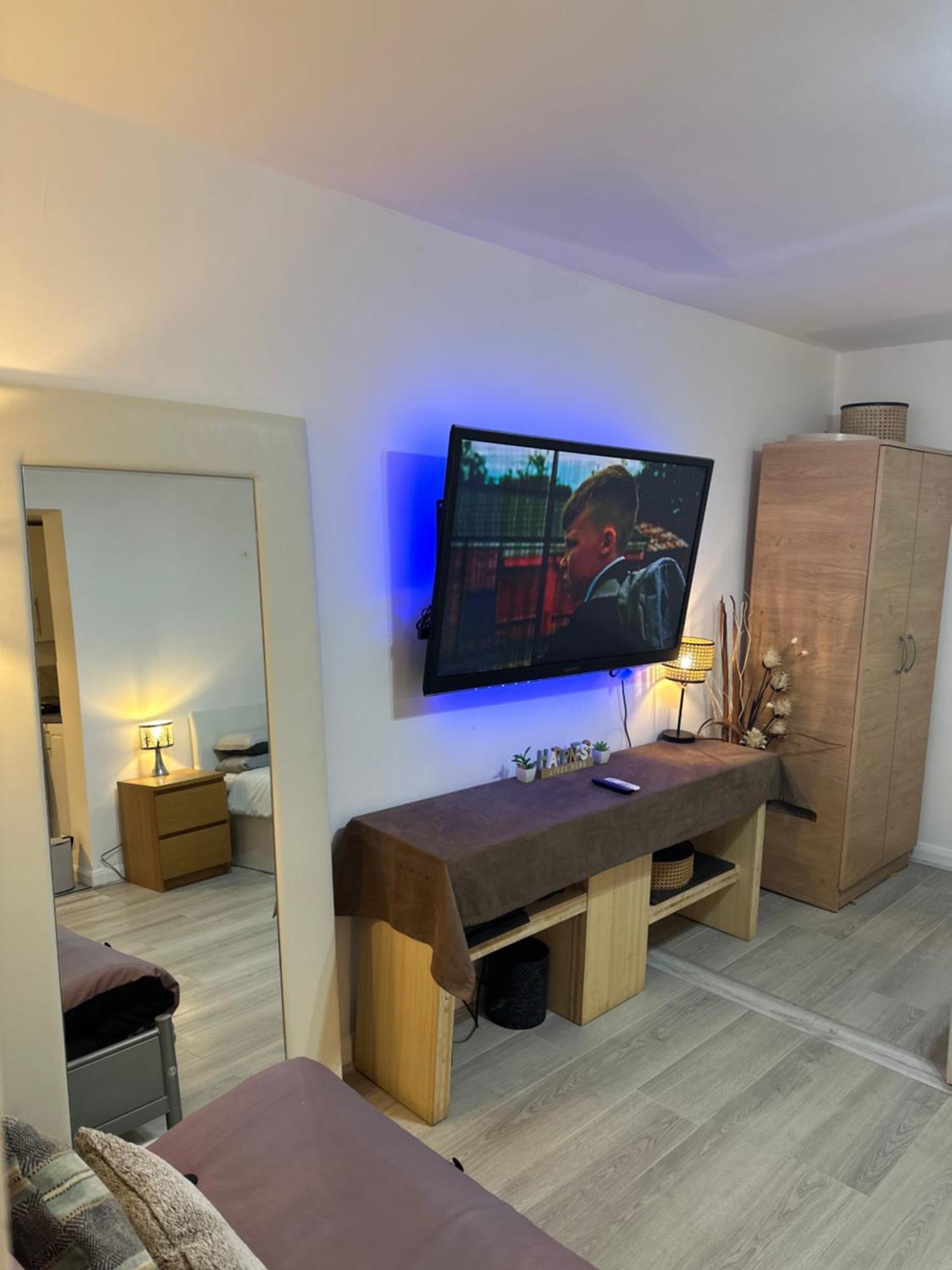Stylish Studio Flat - Watford Junction - Harry Potter Kültér fotó