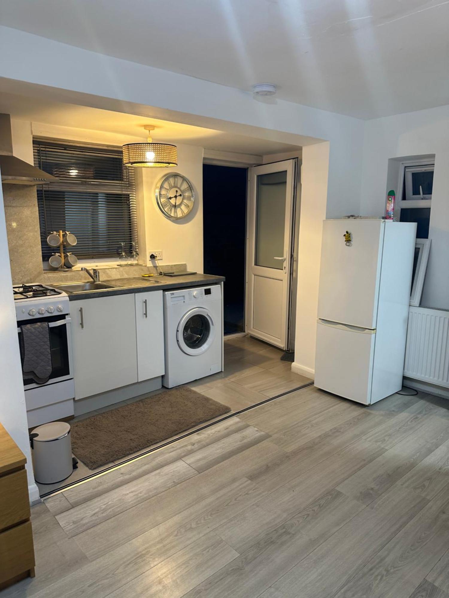 Stylish Studio Flat - Watford Junction - Harry Potter Kültér fotó