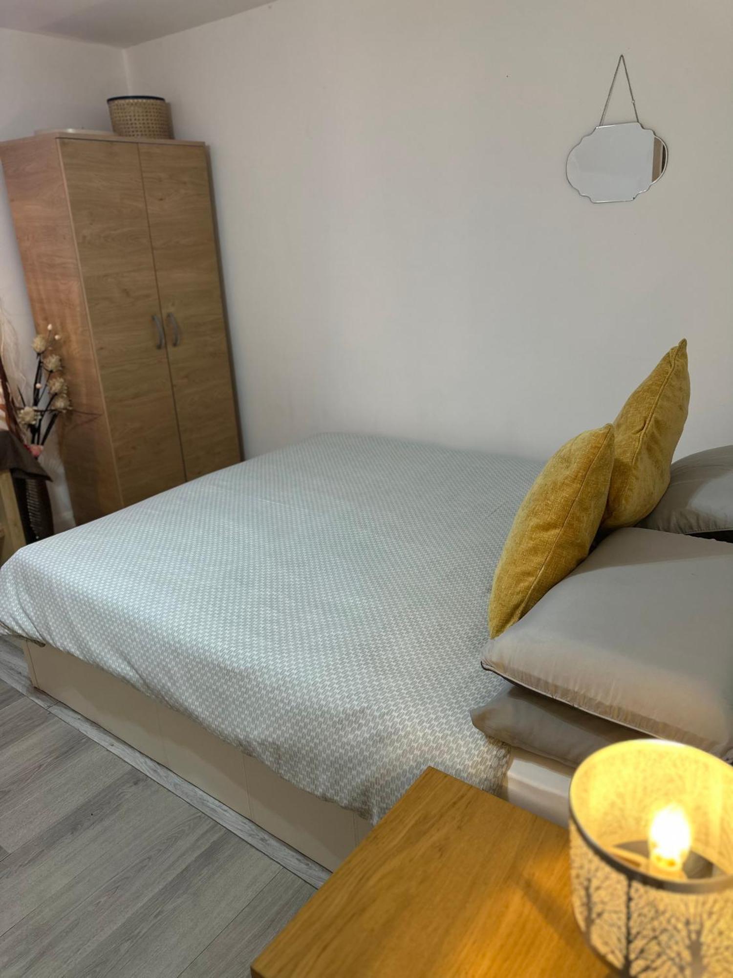 Stylish Studio Flat - Watford Junction - Harry Potter Kültér fotó