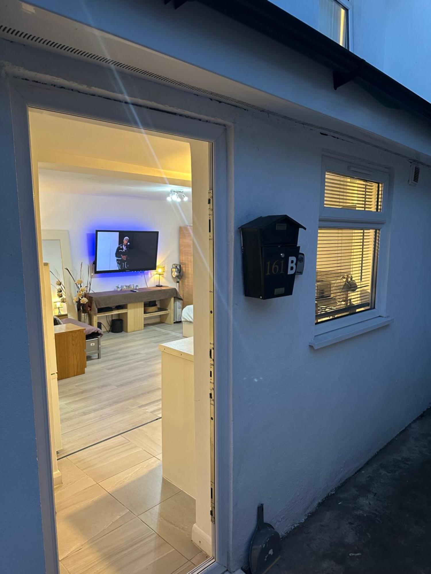 Stylish Studio Flat - Watford Junction - Harry Potter Kültér fotó