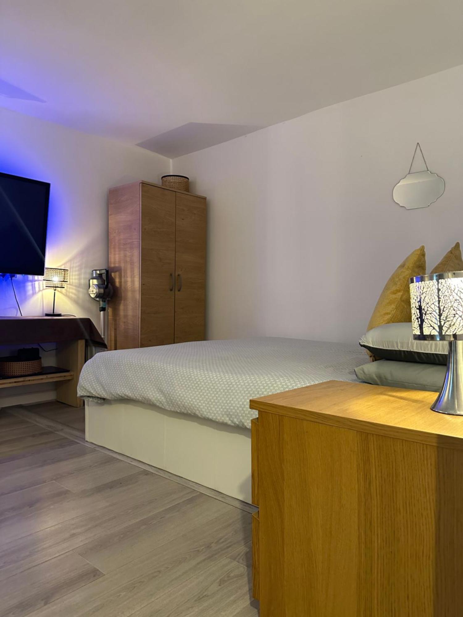 Stylish Studio Flat - Watford Junction - Harry Potter Kültér fotó