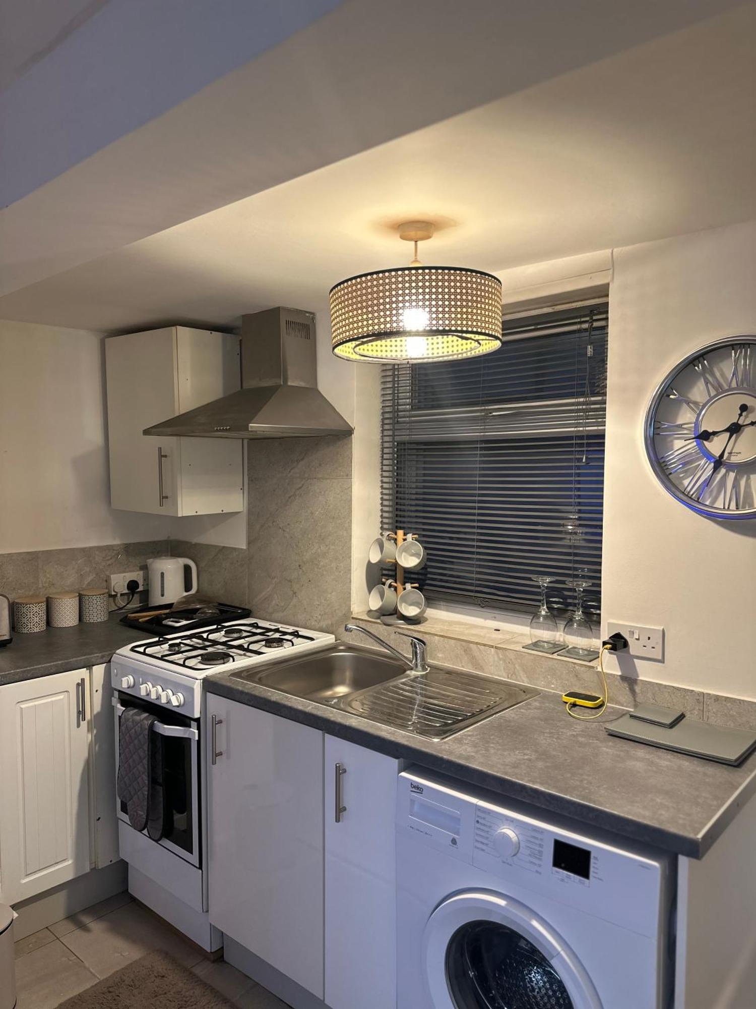 Stylish Studio Flat - Watford Junction - Harry Potter Kültér fotó